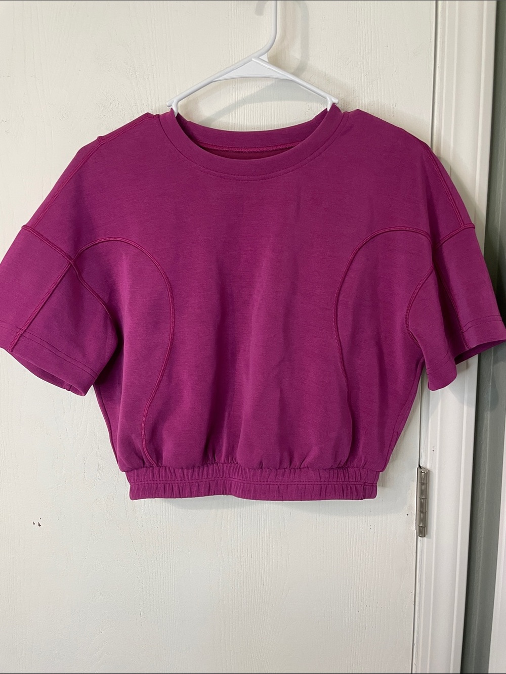 Lululemon Softstreme Gathered Cinched Cropped T-Shirt Magenta Purple Size 4 - Picture 2 of 5